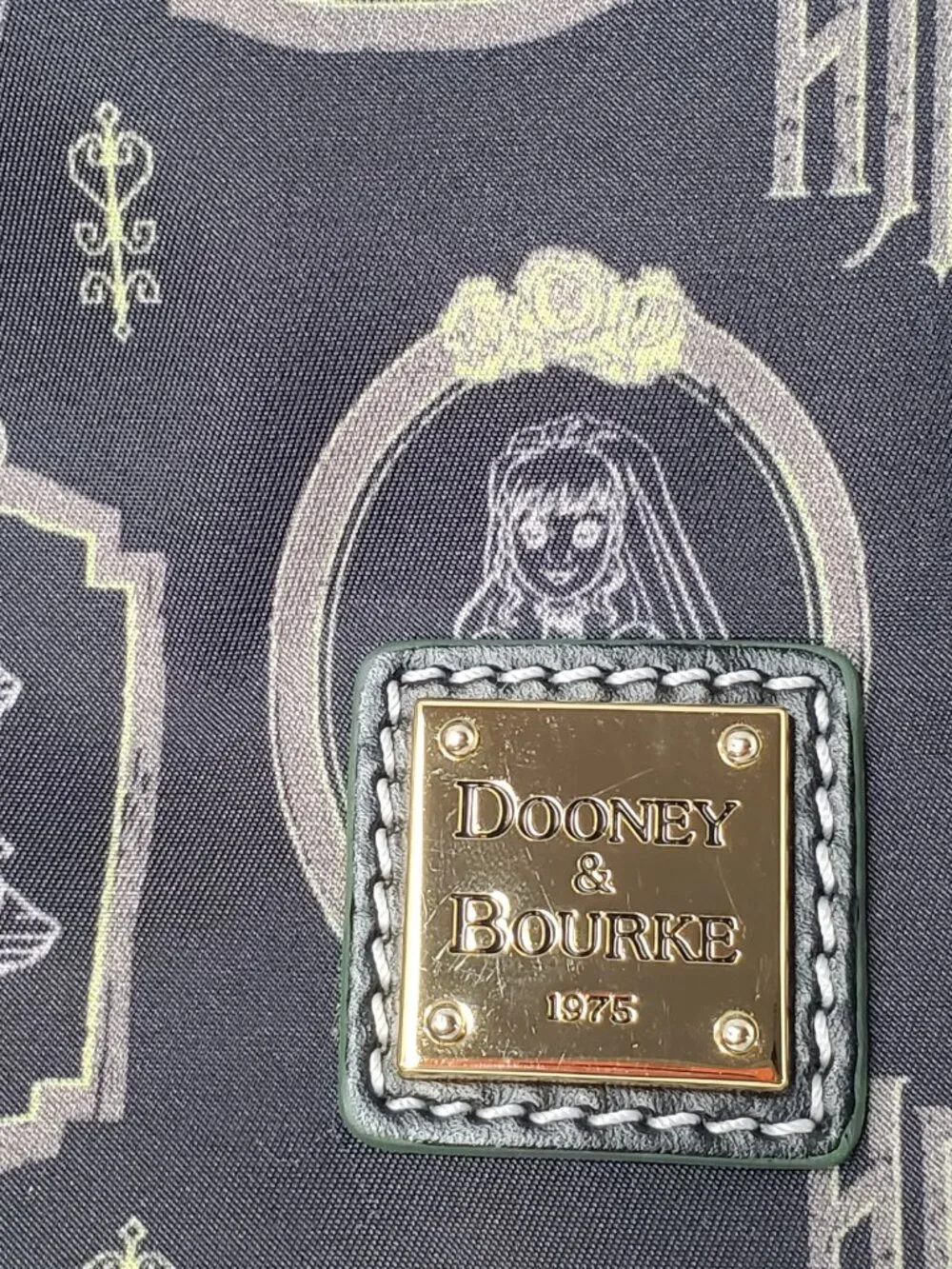 New Dooney Bourke Disney Haunted Mansion 2 Crossbody Bag Ghost Portrait Print - Picture 4 of 12